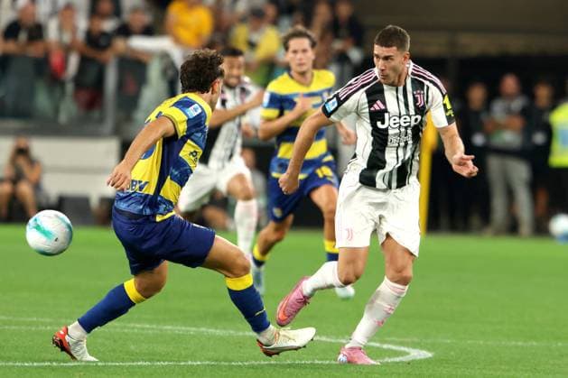 DUSAN VLAHOVIC, Juventus, Serie A, 2025-26, Juventus vs Parma 2-0, 24-08-2025, Contrasto, Action SERIE A 2025-26 JUVENTUS-PARMA 2-0