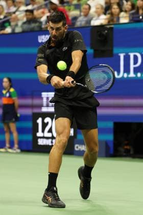 August 24, 2025, New York City, New York, United States: NOVAK DJOKOVIC of Serbia during the match against L. Tien of USA in the first round of US Open 2025 at the USTA Billie Jean King National Tennis Center. Queens, New York City. New York City United States - ZUMAc278 20250824_zsp_c278_047 Copyright: xMarcinxCholewinskix