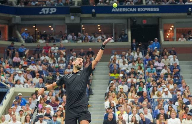 2025 US Open Men s Singles NEW YORK, UNITED STATES - AUGUST 24: Novak Djokovic of Serbia in action against Learner Tien of the USA during their Men s Singles First Round match on day one of the US Open 2025 at the USTA Billie Jean King National Tennis Center on August 24, 2025, in New York City, USA Selcuk Acar Anadolu New York United States. Editorial use only. Please get in touch for any other usage.  Copyright: x2025xAnadoluxSelcukxAcarx