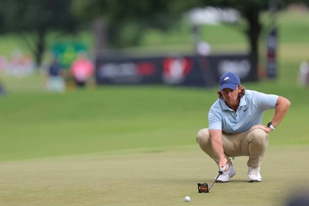 ATLANTA, GA - AUGUST 24: Tommy Fleetwood of England lines up a putt on the 12th green during the final round of the PGA, Golf Herren Tour Championship on August 24, 2025 at East Lake Golf Club in Atlanta, GA. (Photo by Jeff Robinson Icon Sportswire) GOLF: AUG 24 PGA FedEx Cup Playoffs - Tour Championship EDITORIAL USE ONLY Icon25082468845