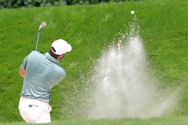 ATLANTA, GA - AUGUST 24: Scottie Scheffler of the United States hits out of the bunker on hole 11 during the final round of the PGA, Golf Herren Tour Championship on August 24, 2025 at East Lake Golf Club in Atlanta, GA. (Photo by Jeff Robinson Icon Sportswire) GOLF: AUG 24 PGA FedEx Cup Playoffs - Tour Championship EDITORIAL USE ONLY Icon25082466659