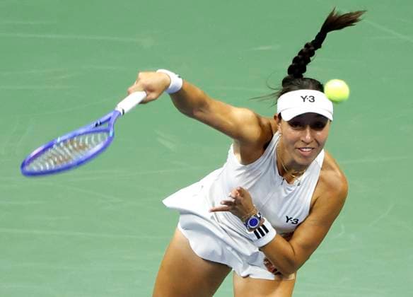 Jessica Pegula serves to Mayar Sherif of Egypt in their first round match in Arthur Ashe Stadium at the 2025 US Open Tennis Championship at the USTA Billie Jean King National Tennis Center in New York City on Sunday, August 24, 2025.  NYP20250824905 JOHNxANGELILLO