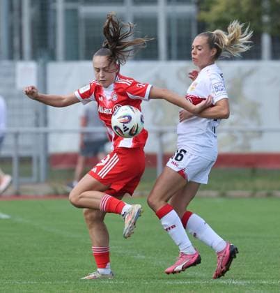Stuttgart , Soccer 2 Bundesliga , VfB Stuttgart Women vs FC Bayern Munich Women II , from left Melina Hoffmann Bayern Janina Hechler VfB