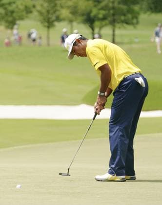 Golf: TOUR Championship Japan s Hideki Matsuyama makes a birdie putt on the 18th hole during the final round of the TOUR Championship golf tournament at East Lake Golf Club in Atlanta, Georgia, on Aug. 24, 2025.  A14AA0004783245P