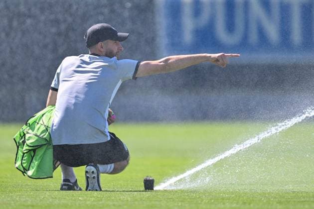 SOCCER - UEFA CL, Sturm vs Bodo GRAZ,AUSTRIA,25.AUG.25 - SOCCER - UEFA Champions League, play off, SK Sturm Graz FK Bodo Glimt, preview, training Sturm. Image shows assistant coach Sargon Duran (Sturm).  GEPAxpictures xAvnixRetkoceri