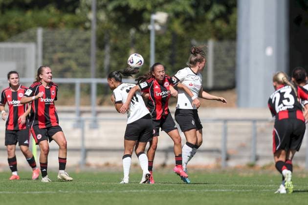 24 08 2025, xjcx, Women, Soccer, Season 2025 2026, 2 Women Bundesliga, 1 Matchday Eintracht Frankfurt II Borussia Moenchengladbach Elize Celissen 16, Borussia Mönchengladbach , Ela Naz Demirbas 22, Eintracht Frankfurt II ,Britt Maria Johanna Van Rijswijck 8, Borussia Mönchengladbach Frankfurt am Main Stadion am Brentanobad Hessen Germany
