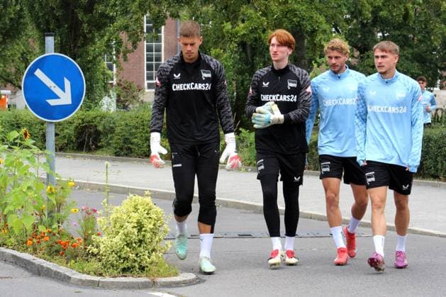 DEU, DFL, 2 FBL Hertha BSC, Training, 25 08 2025, Sportforum, Berlin, DEU, DFL, 2 FBL Hertha BSC, Training, in the picture Konstantin Heide Hertha BSC , Dennis Smarsch Hertha BSC Berlin 12 , Marton Dardai Hertha BSC Berlin 31 , Marten Winkler Hertha BSC Berlin 22 DFL regulations prohibit any use of Photographs as image sequences and or quasi video nordphotoxGmbHx xEngler nph00076