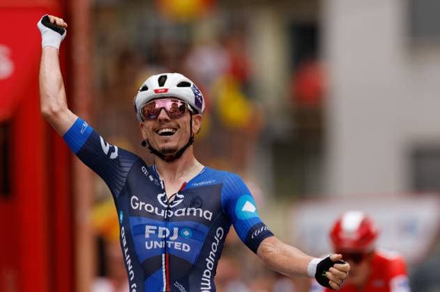 French rider David Gaudu of team Groupama-FDJ celebrates his victory following the third stage of 80th Vuelta a Espana cycling tour in Ceres, Italy, 25 August 2025. The stage covered 134 km between San Maurizio Canavese and Ceres. Third stage of Vuelta a Espana tour !ACHTUNG: NUR REDAKTIONELLE NUTZUNG!  Copyright: xJavierxLizonx GRAF2646 20250825-55017735171_1