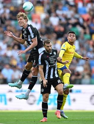 Mg Udine 25 08 2025 - campionato di calcio serie A Udinese-Hellas Verona foto Matteo Gribaudi Image nella foto: Nicolo Bertola-Jesper Karlstrom-Giovane Santana 