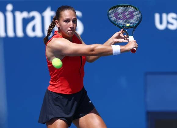 2025 US Open Tennis Championships, Billy Jean-King Tennis Centre, Flushing Meadows, New York, USA, 25 08 2025 Diane Parry (FRA) in action during her first round match against Petra Kvitova (CZE) in the 2025 US Open at Flushing Meadows New York Billy Jean King Tennis Centre, Flushing Meadows New York USA Copyright: xMarkxGreenwoodx