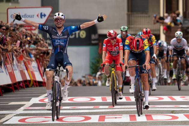 August 25, 2025, Ceres, Torino, Italy: Surging through the inside corner with 50 meters to go on the uphill finish to Ceres, Frenchman DAVID GAUDU (Groupama-FDJ) surprised his rivals with the stage 3 victory 134.6km from San Maurizio Canavese to Ceres during the Vuelta a Espana. The 2025 event includes 21 stages with a total distance of 3151 kilometers. Ceres Italy - ZUMAm214 20250825_zip_m214_007 Copyright: xMatteoxSeccix