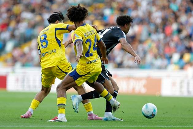 Udinese Calcio v Hellas Verona FC - Serie A Arthur Atta of Udinese plays against Suat Serdar and Antoine Bernede of Hellas Verona during the Italian Serie A Enilive soccer championship match between Udinese and Hellas Verona at Bluenergy Stadium in Udine, Italy, on August 25, 2025. Udine Friuli Venezia Giulia Italy  Copyright: xMattiaxRadonix originalFilename:radoni-soccer20250825_npk1E.jpg