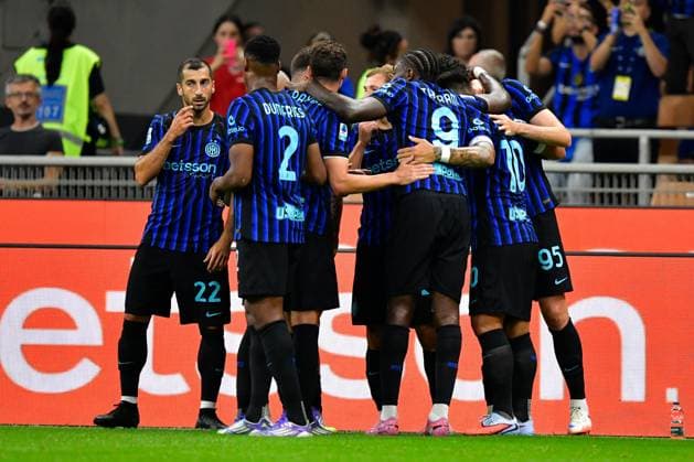 The Inter players celebrate the goal during Inter - FC Internazionale vs Torino FC, Italian soccer Serie A match in Milan, Italy, August 25 2025  Copyright: xTommasoxFimiano IPAxSportx xipa-agency.netx xx IPA_63227177 IPA_Agency_IPA63227177