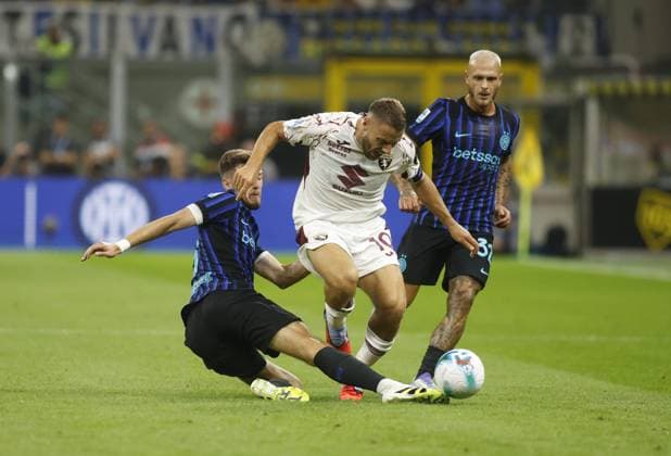 Petar Su?ic of FC Inter, Nikola Vlasic of Torino FC and Federico Di Marco of FC Inter during the Italian Serie A 2025 26 season, football match between FC Inter and Torino FC on 25 August 2025 at San Siro Stadium in Milan, Italy. Photo Nderim Kaceli  Copyright: xNderimxKaceli IPAxSportx xipa-agency.netx xx IPA_63230516 IPA_Agency_IPA63230516