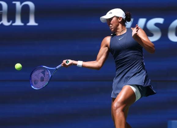 2025 US Open Tennis Championships, Billy Jean-King Tennis Centre, Flushing Meadows, New York, USA, 25 08 2025 Madison Keys (USA) in action during her first round match against Renata Zarazua (MEX) in the 2025 US Open at Flushing Meadows New York Billy Jean King Tennis Centre, Flushing Meadows New York USA Copyright: xMarkxGreenwoodx