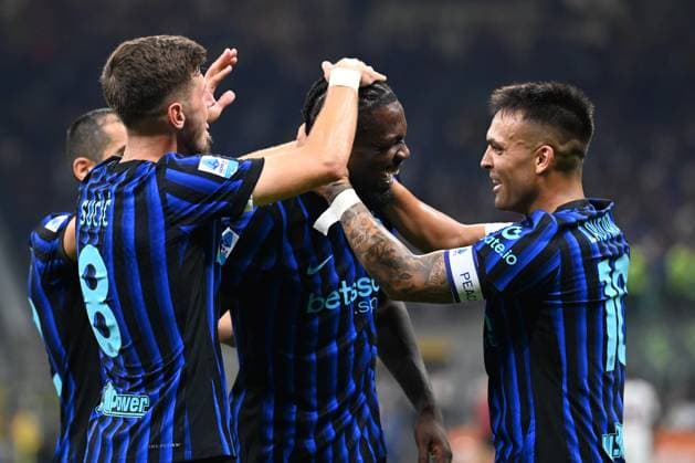 Marcos Thuram (Inter) celebrated by his teammate after his goal during Inter - FC Internazionale vs Torino FC, Italian soccer Serie A match in Milan, Italy, August 25 2025  Copyright: xGianlucaxRicci IPAxSportx xipa-agency.netx xx IPA_63233366 IPA_Agency_IPA63233366