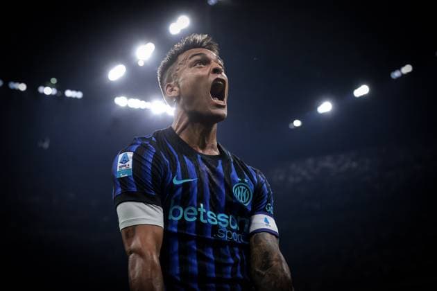 Milan, Italy, 25th August 2025. Lautaro Martinez of FC Internazionale celebrates after scoring to give the side a 3-0 lead during the Internazionale vs Torino Serie A match at Giuseppe Meazza, Milan. Picture credit should read: Jonathan Moscrop Sportimage EDITORIAL USE ONLY. No use with unauthorised audio, video, data, fixture lists, club league logos or live services. Online in-match use limited to 120 images, no video emulation. No use in betting, games or single club league player publications. SPI_022_JM_INTER_TORO SPI-4078-0022