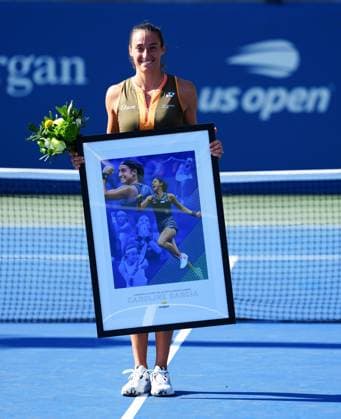 A special presentation for Caroline Garcia after she officially retired from professional tennis following her first round defeat to Kamilla Rakhimova 2025 US Open, Day Two, USTA Billie Jean King National Tennis Center, New York, USA - 25 Aug 2025New York USTA Billie Jean King National T New York (NY) United States of America  Copyright: xJavierxGarcia Shutterstockx 15451864bm