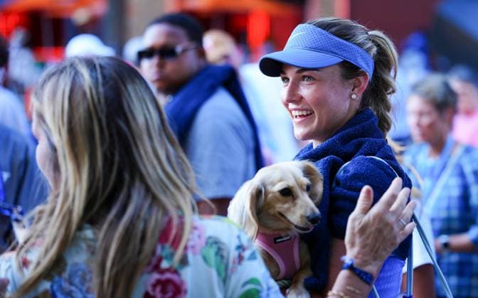 Anna Kalinskaya with her dog after her first round win 2025 US Open, Day Two, USTA Billie Jean King National Tennis Center, New York, USA - 25 Aug 2025New York USTA Billie Jean King National T New York (NY) United States of America  Copyright: xJavierxGarcia Shutterstockx 15451864cf