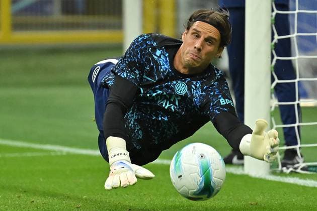 CALCIO - Serie A - Inter - FC Internazionale vs Torino FC Yann Sommer of Inter during the serie A match between FC Inter v Torino FC at San Siro stadium Mattia Vian during Inter - FC Internazionale vs Torino FC, Italian soccer Serie A match in Milan, Italy, August 25 2025 Milan Italy  Copyright: xIPAxSport ABACAx