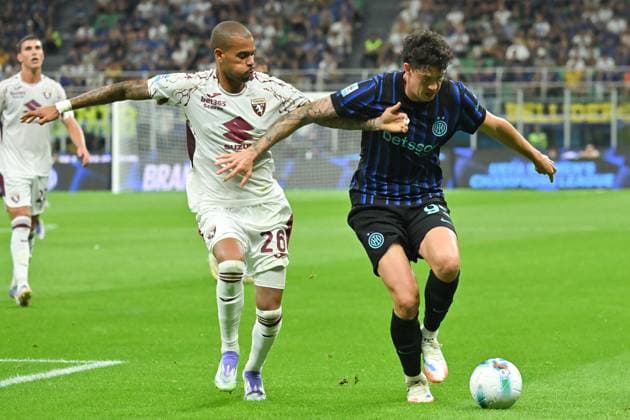 CALCIO - Serie A - Inter - FC Internazionale vs Torino FC Cyril Ngonge of Torino,Alessandro Bastoni of Inter during the serie A match between FC Inter v Torino FC at San Siro stadium Mattia Vian during Inter - FC Internazionale vs Torino FC, Italian soccer Serie A match in Milan, Italy, August 25 2025 Milan Italy  Copyright: xIPAxSport ABACAx