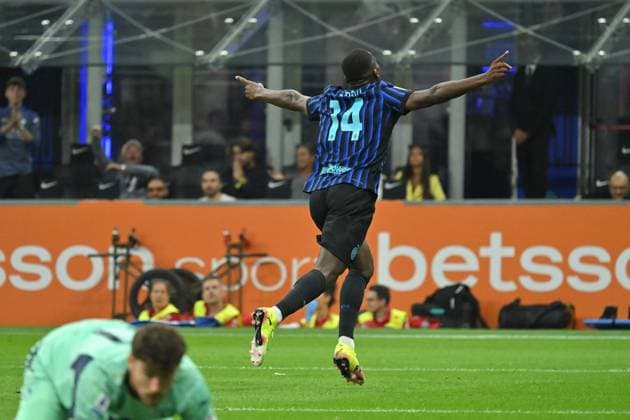 CALCIO - Serie A - Inter - FC Internazionale vs Torino FC Ange Yoan Bonny of Inter celebrates scoring his goal during the serie A match between FC Inter v Torino FC at San Siro stadium Mattia Vian during Inter - FC Internazionale vs Torino FC, Italian soccer Serie A match in Milan, Italy, August 25 2025 Milan Italy  Copyright: xIPAxSport ABACAx