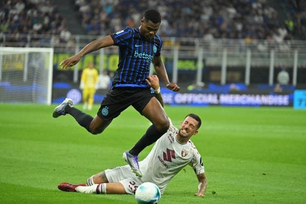CALCIO - Serie A - Inter - FC Internazionale vs Torino FC Denzel Dumfries of Inter,Cristiano Biraghi of Torino during the serie A match between FC Inter v Torino FC at San Siro stadium Mattia Vian during Inter - FC Internazionale vs Torino FC, Italian soccer Serie A match in Milan, Italy, August 25 2025 Milan Italy  Copyright: xIPAxSport ABACAx