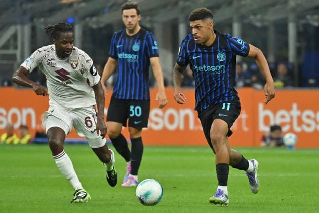 CALCIO - Serie A - Inter - FC Internazionale vs Torino FC Adrien Tameze of Torino,Luis Henrique of Inter during the serie A match between FC Inter v Torino FC at San Siro stadium Mattia Vian during Inter - FC Internazionale vs Torino FC, Italian soccer Serie A match in Milan, Italy, August 25 2025 Milan Italy  Copyright: xIPAxSport ABACAx