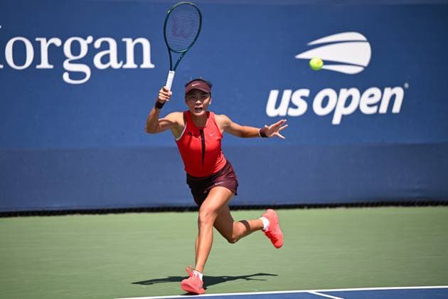 (250826) -- NEW YORK,, Aug. 26, 2025 -- Yuan Yue of China returns a shot during the women s singles first round match against Liudmila Samsonova of Russia at the 2025 US Open tennis championships in New York, the United States, on Aug. 25, 2025. ) (SP)U.S.-NEW YORK-TENNIS-US OPEN-WOMEN S SINGLES LixRui 