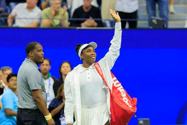 August 25, 2025, Flushing Meadows, New York, USA: Venus Williams waves to fans as she leaves the stadium after losing her match against Karolina Muchova on Day 2 of the 2025 US Open at USTA Billie Jean King National Tennis Center on Monday August 25, 2025 in the Flushing neighborhood of the Queens borough of New York City. JAVIER ROJAS PI Flushing Meadows USA - ZUMAp124 20250825_zaa_p124_098 Copyright: xJavierxRojasx