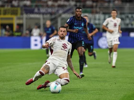 FC Internazionale v Torino FC - Serie A Cristiano Biraghi participates in the Serie A 2025-2026 match between Inter and Torino in Milano, Italy, on August 25, 2025. Milano ITA Italy  Copyright: xLorisxRosellix originalFilename:roselli-intervto250825_nptbA.jpg