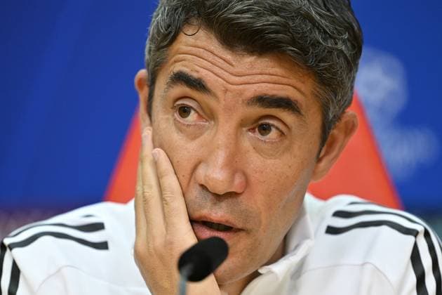 Ahead of Benfica v Fenerbahce - UEFA Champions League LISBON, PORTUGAL - AUGUST 26: Head coach Bruno Lage of Benfica answers the questions of journalists after the training session at the club s facility ahead of the UEFA Champions League play-off second leg match against Fenerbahce in Lisbon, Portugal, on August 26, 2025. Burak Akbulut Anadolu Lisbon Portugal. Editorial use only. Please get in touch for any other usage.  Copyright: x2025xAnadoluxBurakxAkbulutx