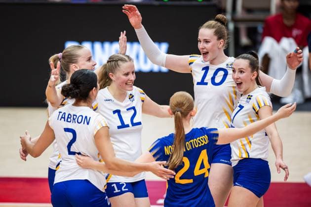 250826 Hilda Gustafsson, Isabelle Haak and Anna Haak of Sweden celebrate during the women s volleyball world championship match between Sweden and Egypt on August 26, 2025 in Bangkok Photo Kaikungwon Duanjumroon BILDBYRAN code XY XY0070 volleyball volleyball landslaget egypt sverige egypten national team sweden dam bbeng vm world championship jubel  Copyright: KaikungwonxDuanjumroon BB250826BB247