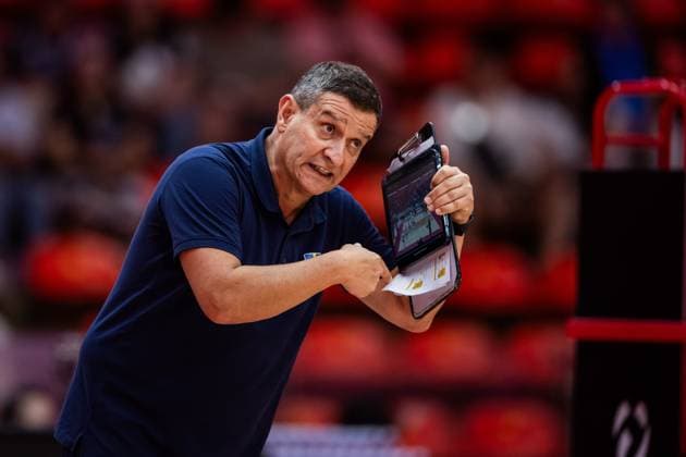 250826 head coach Lorenzo Micelli of Sweden during the women s volleyball world championship match between Sweden and Egypt on August 26, 2025 in Bangkok Photo Kaikungwon Duanjumroon BILDBYRAN code XY XY0070 volleyboll volleyball landslaget egypt sverige egypten national team sweden dam bbeng vm world championship  Copyright: KaikungwonxDuanjumroon BB250826BB243
