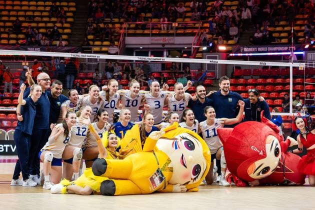 250826 Players of Sweden after the women s volleyball world championship match between Sweden and Egypt on August 26, 2025 in Bangkok Photo Kaikungwon Duanjumroon BILDBYRAN code XY XY0070 volleyball volleyball landslaget egypt sverige egypten national team sweden dam bbeng vm world championship  Copyright: KaikungwonxDuanjumroon BB250826BB257