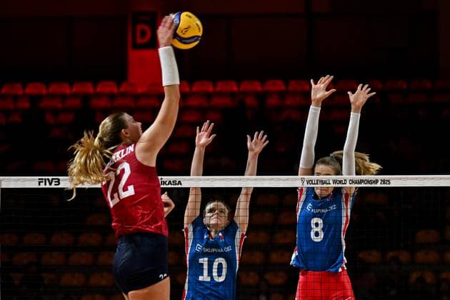 USA v Czechia - FIVB Women’s World Volleyball Championship NAKHON RATCHASIMA, THAILAND - AUGUST 26: Sarah Franklin (22) of USA in action during the FIVB Women s Volleyball World Championship, WM, Weltmeisterschaft match between USA and Czechia at Korat Chatchai Hall in Nakhon Ratchasima, Thailand, on August 26, 2025. Mustafa Hatipoglu Anadolu Nakhon Ratchasima Thailand. Editorial use only. Please get in touch for any other usage.  Copyright: x2025xAnadoluxMustafaxHatipoglux