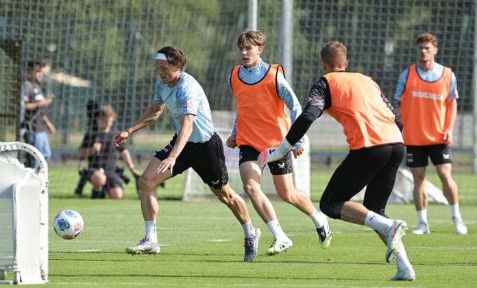 Fabian Reese on the ball, Kennet Eichhorn duel Match scene Action Sport Football Soccer Season 2025 2026 2 Bundesliga Men DFL 26 08 2025 Training Hertha BSC Berlin DFL regulations prohibit any use of photographs as image sequences and or quasi video