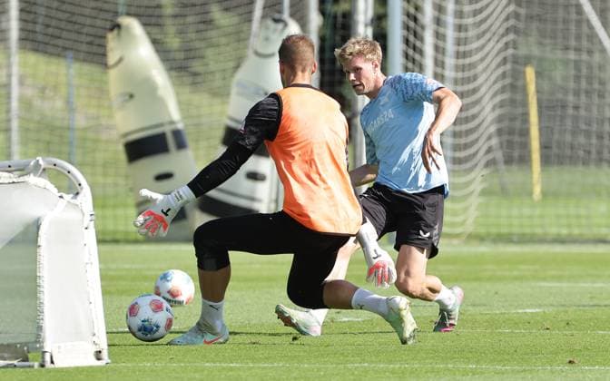 Goalkeeper Dennis Smarsch, Luca Schuler duel Match scene Action Sport Football Soccer Season 2025 2026 2 Bundesliga Men DFL 26 08 2025 Training Hertha BSC Berlin DFL regulations prohibit any use of photographs as image sequences and or quasi video