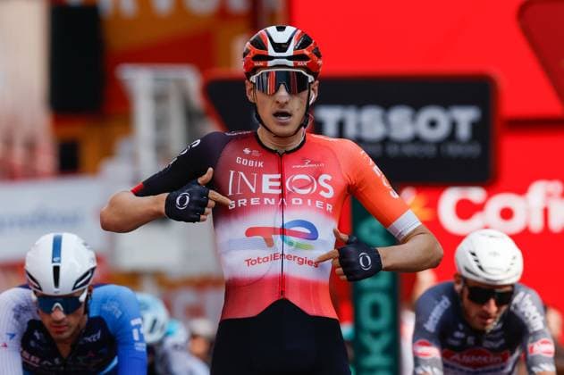 British rider Ben Turner of INEOS Grenadiers celebrates winning the fourth stage of La Vuelta cycling tour between Susa and Voiron, 26 August 2025. This stage covering 206,7 km is the last one held in Italy and France before teams depart for Spain to continue the race. Fourth stage of La Vuelta cycling tour !ACHTUNG: NUR REDAKTIONELLE NUTZUNG!  Copyright: xJavierxLizonx GRAF3109 20250826-55017742094_1