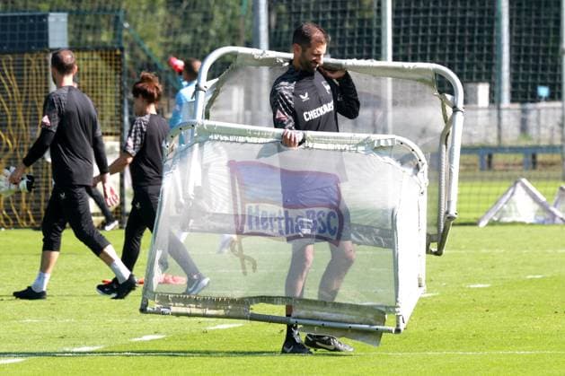 DEU, DFL, 2 FBL Hertha BSC, Training, 26 08 2025, Sportforum, Berlin, DEU, DFL, 2 FBL Hertha BSC, Training, im Bild Tortraeger Co Trainer Andre Mijatovic Hertha BSC Berlin DFL regulations prohibit any use of Photographs as image sequences and or quasi video nordphotoxGmbHx xEngler nph00076
