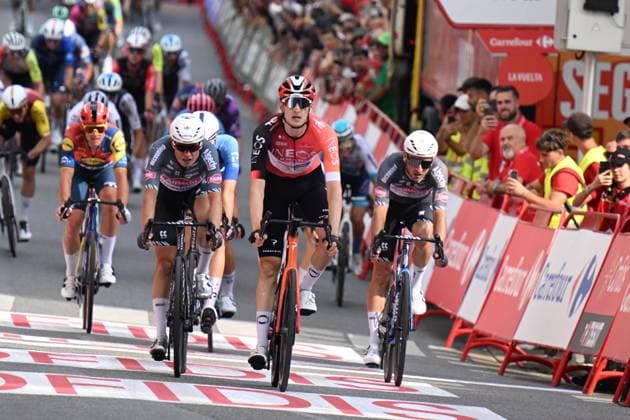 26-08-2025 Vuelta A Espana; Tappa 04 Susa - Voiron; 2025, Ineos Grenadiers; 2025, Alpecin - Deceuninck; Turner, Ben; Philipsen, Jasper; Planckaert, Edward; Voiron; 