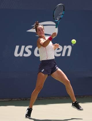 Lois Boisson of France in action 2025 US Open, Day Three, USTA Billie Jean King National Tennis Center, New York, USA - 26 Aug 2025New York USTA Billie Jean King National T New York (NY) United States of America  Copyright: xJavierxGarcia Shutterstockx 15451865bl