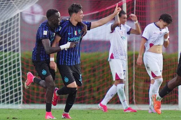 Inter Milan™s Matteo Lavelli celebrates after scoring 2-2 during the Primavera Italian Super Cup final 2025 soccer match between Inter and Cagliari at Arena Civica in Milan , North Italy , Tuesday , August 26 , 2025. - Soccer  Copyright: xSpada LaPressex