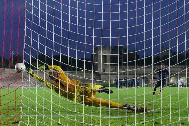 Inter Milan™s Dilan Zarate decisive penalty during the Primavera Italian Super Cup final 2025 soccer match between Inter and Cagliari at Arena Civica in Milan , North Italy , Tuesday , August 26 , 2025. - Soccer  Copyright: xSpada LaPressex