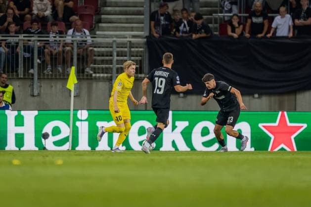SOCCER - UEFA CL, Sturm vs Bodo KLAGENFURT,AUSTRIA,26.AUG.25 - SOCCER - UEFA Champions League, play off, SK Sturm Graz vs FK Bodo Glimt. Image shows Jens Petter Hauge (Bodo Glimt), Tomi Horvat and Arjan Malic (Sturm).  GEPAxpictures xMatthiasxTrinkl
