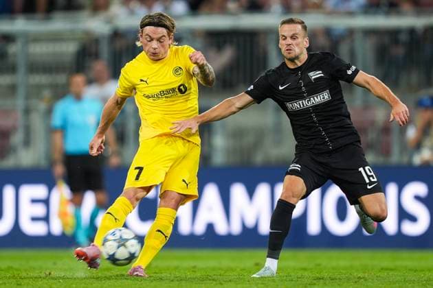 Champions League qualification Sturm Graz Bodo Glimt Klagenfurt, Austria 20250826 Bodo Glimt s Patrick Berg and Sturm Graz s Tomi Horvat during the Champions League qualifying match between Sturm Graz and Bodo Glimt at Wörthersee Stadium in Austria Photo Terje Pedersen NTB Klagenfurt Austria EDITORIAL USE ONLY RESTRICTED USE FOR BETTING COMPANIES  Copyright: xTerjexPedersenx xNTBx