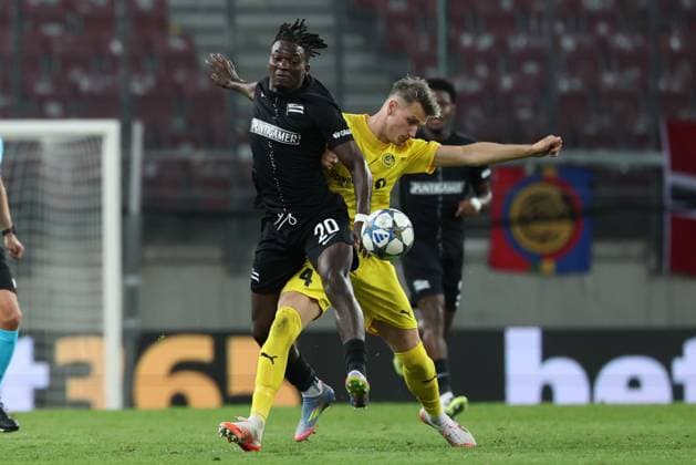 SOCCER - UEFA CL, Sturm vs Bodo KLAGENFURT,AUSTRIA,26.AUG.25 - SOCCER - UEFA Champions League, play off, SK Sturm Graz vs FK Bodo Glimt. Image shows Seedy Jatta (Sturm) and Odin Bjortuft (Bodo Glimt).  GEPAxpictures xChrisxBauer