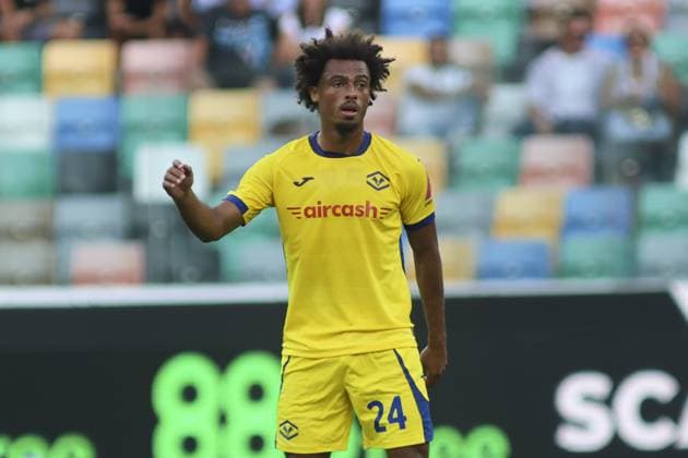 Antoine Joseph Bernede of Hellas Verona FC gestures during Udinese Calcio FC vs Hellas Verona FC, 1Â° Serie A Enilive 2025-26 game at Bluenergy stadium in Udine (UD), Italy, on August 25, 2025.  Copyright: xDavidexCasentini IPAxSportx xipa-agency.netx xx IPA_63325891 IPA_Agency_IPA63325891