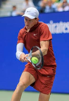 August 26, 2025, Flushing Meadows, New York, USA: JANNIK SINNER hits a double backhand return during a match against Kopriva on Day 3 of the 2025 US Open at USTA Billie Jean King National Tennis Center on Tuesday. Sinner won 6:1 6:1 6:2. Flushing Meadows USA - ZUMAp124 20250826_zaa_p124_070 Copyright: xJavierxRojasx