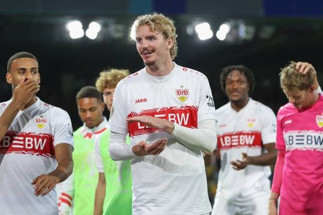 26 08 2025, xtgx, Fußball DFB Pokal 1 Runde Eintracht Braunschweig VfB Stuttgart emspor, v l Nick Woltemade Stuttgart, 11 Jubel ueber den Sieg, Jubel nach Spielende DFL DFB REGULATIONS PROHIBIT ANY USE OF PHOTOGRAPHS as IMAGE SEQUENCES and or QUASI VIDEO Braunschweig
